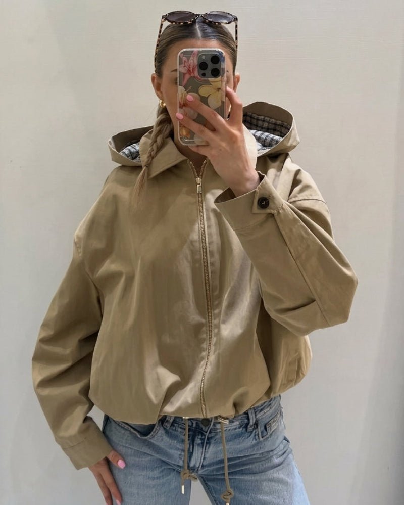 Ángela | Chaqueta Corta con Capucha y Cordón
